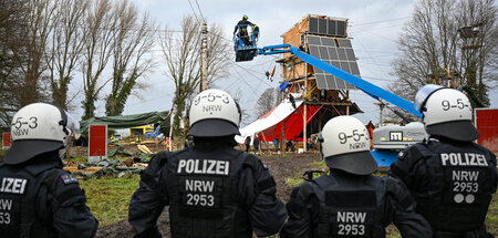 Raeumung_von_Luetzer_76603485.jpg