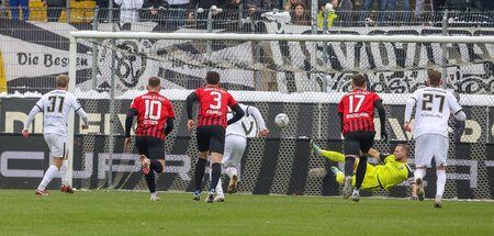 SV 07 Elversberg – FC Ingolstadt 04: Der 0:2-Führungstreffer dur...