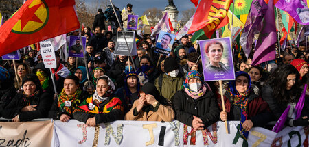 Gedenkdemonstration in Paris (7.1.2023)