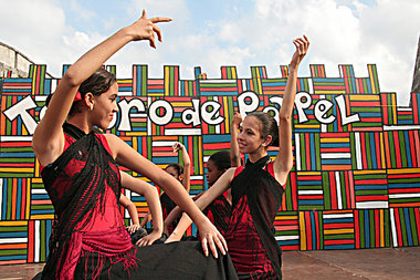 Auf der »Feria del Libro« geht es um Schätze aus Papier. Tanz un...