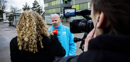 Gewerkschafter beklagen die »Hire and fire«-Praxis bei Philips (...