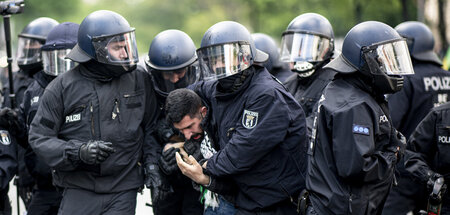 Schon 2021 ging die Polizei gegen Teilnehmer einer Demonstration...