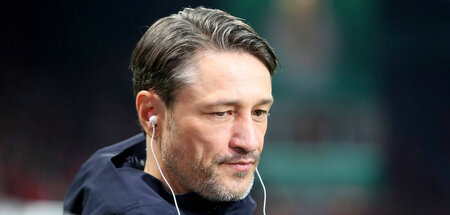 Warten auf die Bayern: VfL Wolfsburgs Trainer Nico Kovac Warten auf die Bayern: VfL Wolfsburgs Trainer Nico Kovac