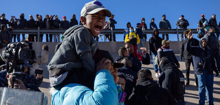 Nach ihrer Abschiebung aus den USA werden venezolanische Migrant...