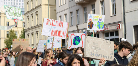 Setzen auf den Druck von der Straße: Protestzug im Rahmen eines ... Setzen auf den Druck von der Straße: Protestzug im Rahmen eines ...