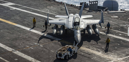 Ständige Provokationen gegen China: Auf dem US-Flugzeugträger »N... Ständige Provokationen gegen China: Auf dem US-Flugzeugträger »N...