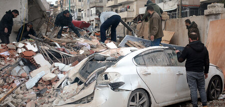Suche nach Überlebenden: Trümmerfeld in der syrischen Stadt Lata...