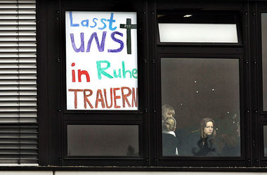 Schüler des Lessing-Gymnasiums in unmittelbarer Nähe der Albertv... Schüler des Lessing-Gymnasiums in unmittelbarer Nähe der Albertv...