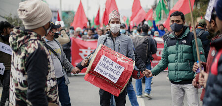 Proteste in Kathmandu gegen US-Einmischung in Nepal am 9. April ...
