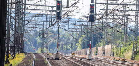 Ohne ausreichend Personal kommt auch keine Bahn (Kassel, 27.6.20...