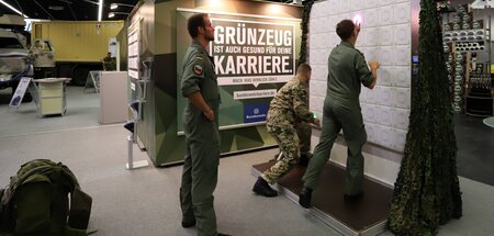 Die Bundeswehr wirbt auf der Videospielmesse Gamescom um Kanonen...