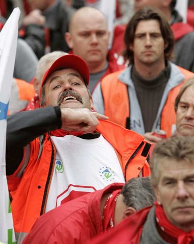 Politisch: Mit einem 24stündigen europaweiten ­Generalstreik bra...