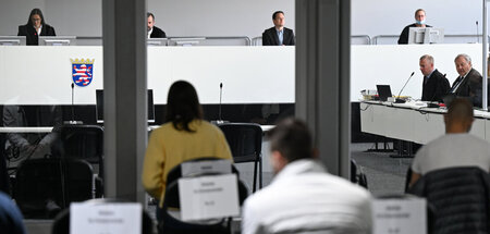 »Cum-Ex«-Deals: Eröffnung des Prozesses gegen Hanno Berger (r.) ...