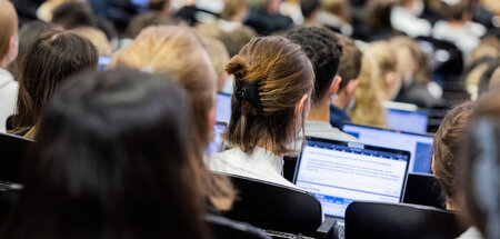 Muss man sich leisten können: Werktag im Hörsaal (Münster, 11.10... Muss man sich leisten können: Werktag im Hörsaal (Münster, 11.10...