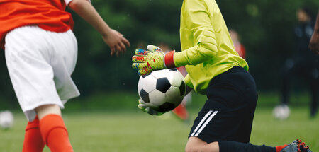 In einer Fußballmannschaft kann man sich schwer aus dem Weg gehe...