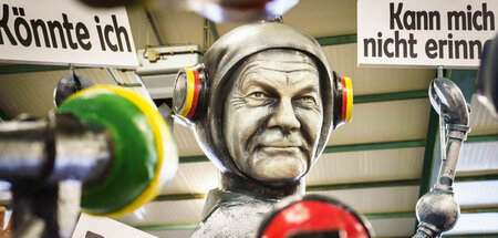 Ist schon wieder Zeitenwende? Scholz-Facing beim Mainzer Rosenmo...