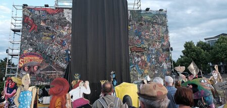 Höhepunkt des Streits: Das Banner »People’s Justice« von Taring ... Höhepunkt des Streits: Das Banner »People’s Justice« von Taring ...