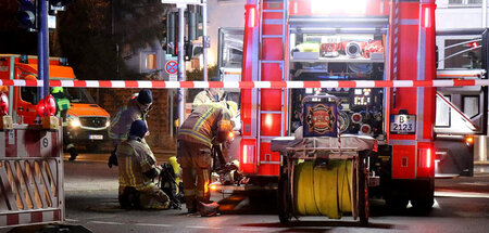 Feuerwehr im Einsatz beim Brand des Hauses in der Bahnhofstraße ... Feuerwehr im Einsatz beim Brand des Hauses in der Bahnhofstraße ...