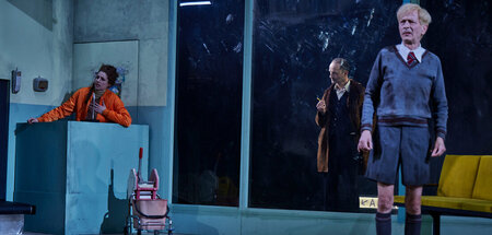 Im Wartesaal der verlorenen Seelen: Uwe Rohbeck (r.) als altes K...