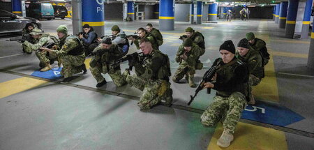 Profitables Kriegshandwerk. Training für ukrainische Rekruten (h...