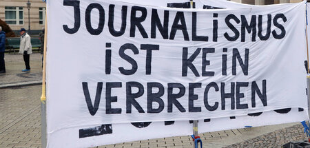 Mahnwache für den inhaftierten Journalisten Julian Assange vor d... Mahnwache für den inhaftierten Journalisten Julian Assange vor d...