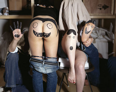 Noch ein Arsch: Olaf Breunings »Mr. Hand, Mrs. Ass, Mrs. Knee, M... Noch ein Arsch: Olaf Breunings »Mr. Hand, Mrs. Ass, Mrs. Knee, M...
