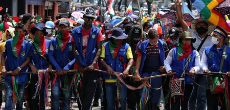Von Cali nach Bogotá: Hunderte Angehörige indigener Gemeinschaft...