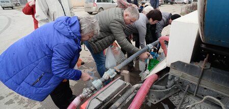 Wasserausgabe auf der Krim am Dienstag