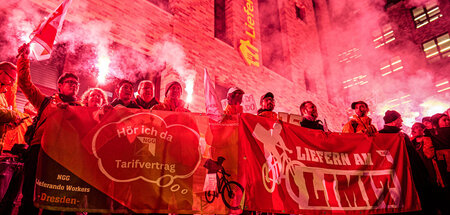 Gegen Hungerlöhne und miese Arbeitsbedingungen: 200 Kuriere ford...