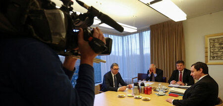 Serbiens Präsident Aleksandar Vucic, EU-Außenpolitikchef Josep B...