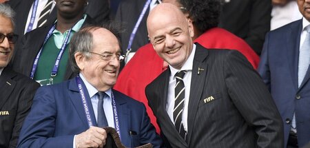 Zwei Asse trumpfen auf: Noël Le Graët (l.) und Gianni Infantino ...