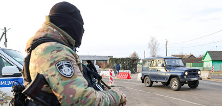 Unter Beobachtung: Russischer Checkpoint am Freitag in Satschkow...