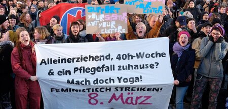Kundgebung eines feministischen Streikbündnisses (Leipzig, 8.3.2...