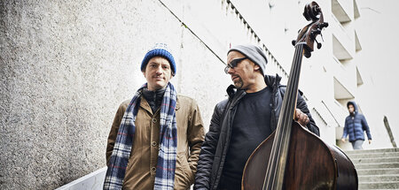 Kölner Kollaborateure: Kurt Tallert alias Retrogott mit Schal un...