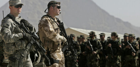 Überall dabei: Ein britischer und ein US-Soldat in Kabul (10.10....