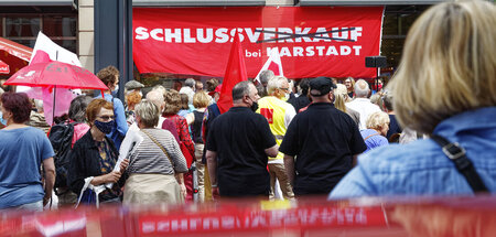 Demonstration für den Erhalt der Karstadt-Filiale Tempelhof in B...