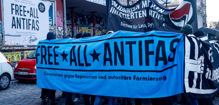 Protest in Hamburg gegen die Kriminalisierung von Antifaschisten... Protest in Hamburg gegen die Kriminalisierung von Antifaschisten...