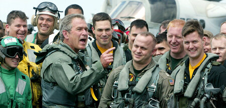 Haben immer noch gut lachen: Kriegsverbrecher George W. Bush und...