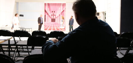 Was wird denn hier gespielt? Roland May (vorn) und die alten Gas...