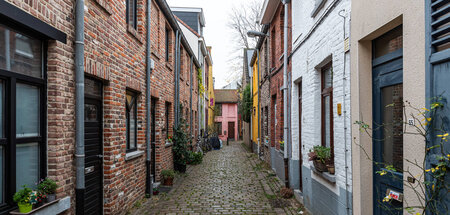 Eine der teuersten Städte Belgiens: Altstadtgasse in Leuven Eine der teuersten Städte Belgiens: Altstadtgasse in Leuven