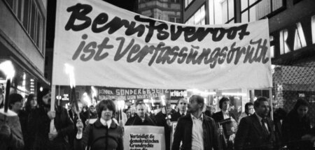 Demonstration von VVN-Mitgliedern gegen den sogenannten Radikale...