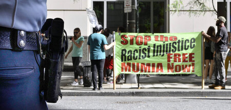 »Rassistische Ungerechtigkeit stoppen«: Protest vor dem Gericht ...
