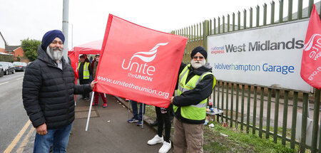 »Große Bereitschaft«: Busfahrer der Unite in Wolverhampton, 20.2...