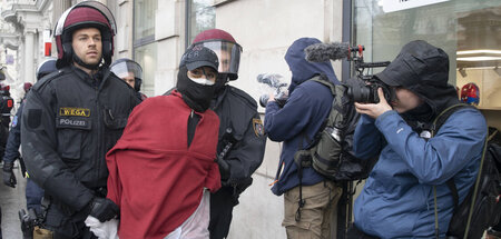 »Sonderzone« Marriott am Wiener Ring: Verhinderung von Protest g... »Sonderzone« Marriott am Wiener Ring: Verhinderung von Protest g...