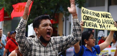 »Weg mit der korrupten Narcoregierung Lassos«: Protest in Guayaq... »Weg mit der korrupten Narcoregierung Lassos«: Protest in Guayaq...