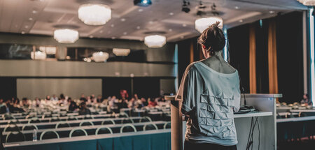 »Wichtigste Voraussetzung für den Reformismus«, schrieb Barbara ...