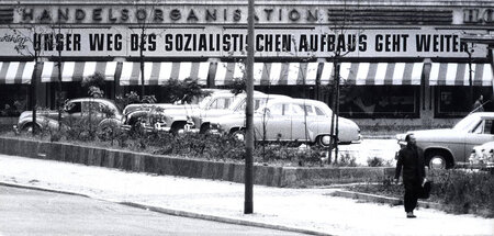 Konsum und Krise: Losung in der DDR im Mai 1961