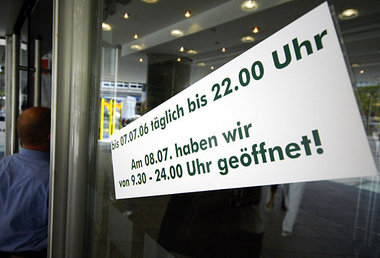 Testballon WM: Die verlängerten Öffnungszeiten der vergangenen W...