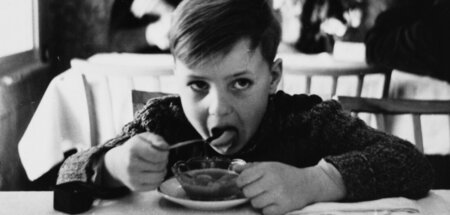 Schlimmstenfalls hieß es alles aufessen oder hungern. »Verschick...