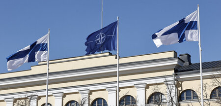 Kriegsbündnis zeigt neue Flagge: Seit Dienstag ist Finnland offi... Kriegsbündnis zeigt neue Flagge: Seit Dienstag ist Finnland offi...